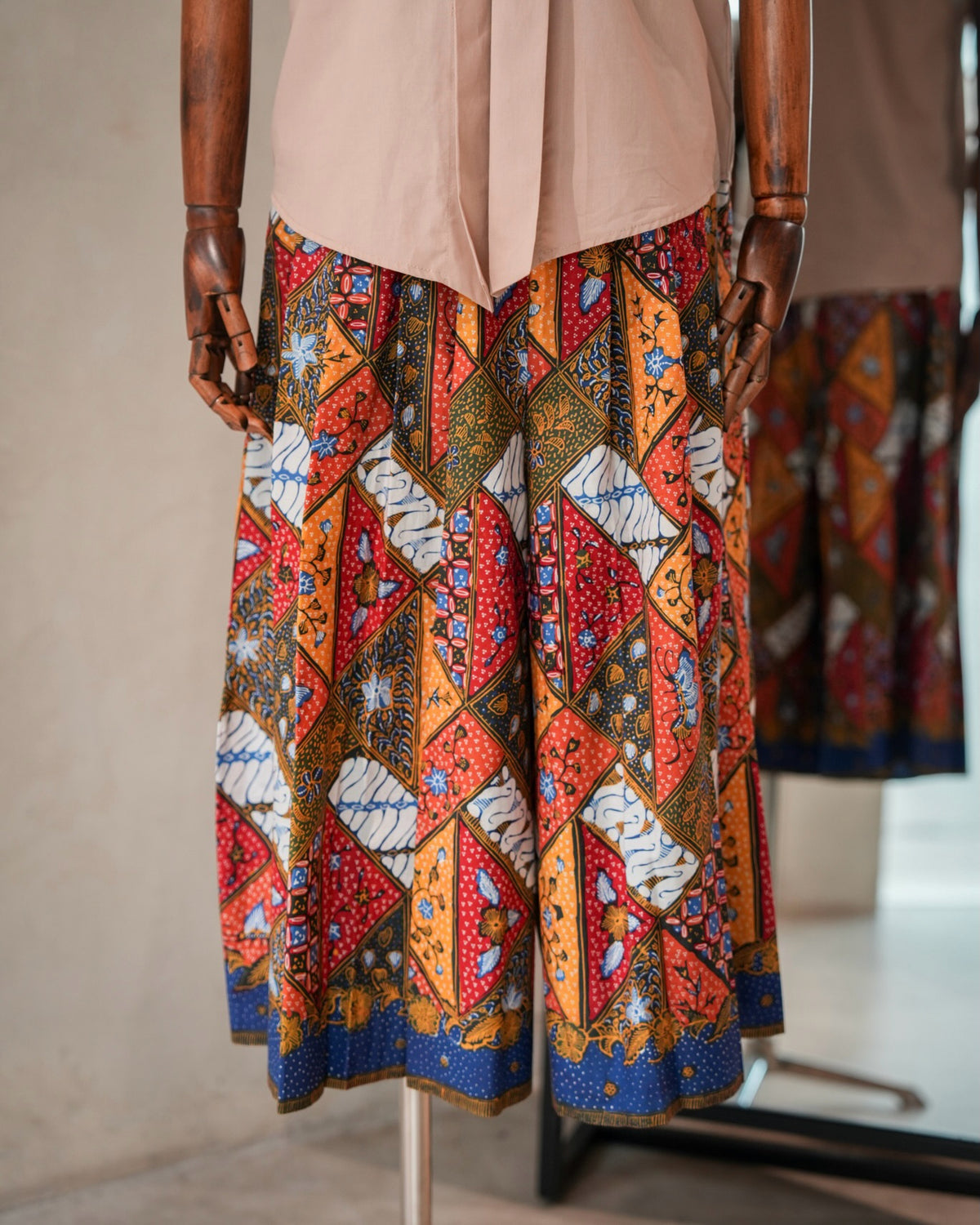 Lakon Indonesia - Wide Pallazo Pants Batik Tulis Tambal Cirebonan - Celana Panjang Wanita Tradisional Wide Leg Kulot