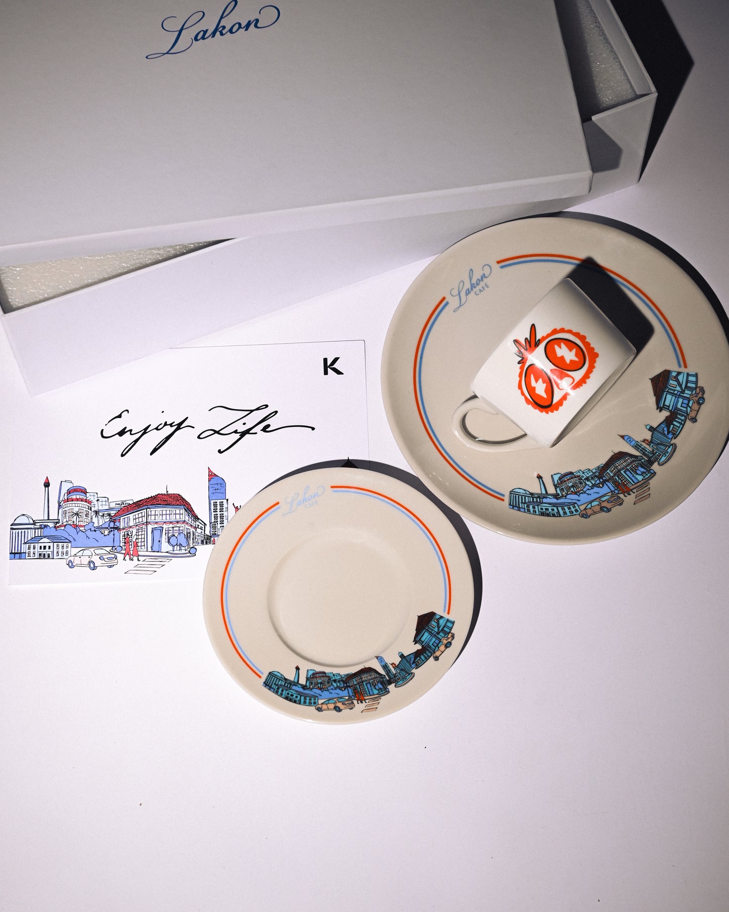 Hampers Set Piring & Cangkir