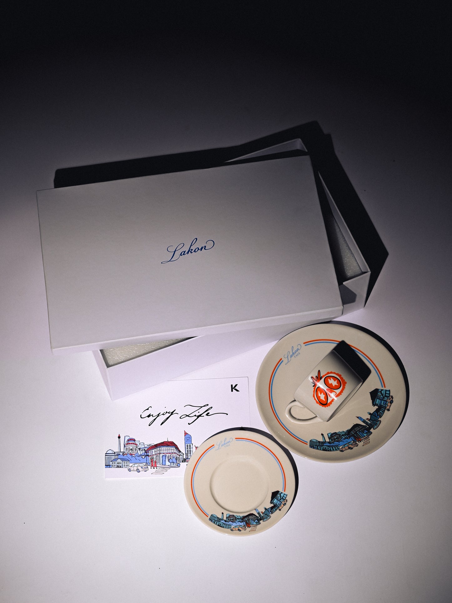 Hampers Set Piring & Cangkir